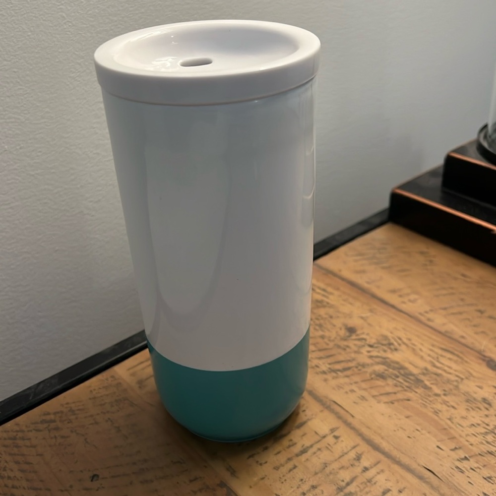 Ello Water Bottle with lid